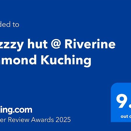 Cozzzy Hut @ Riverine Diamond Kuching Bagian luar foto