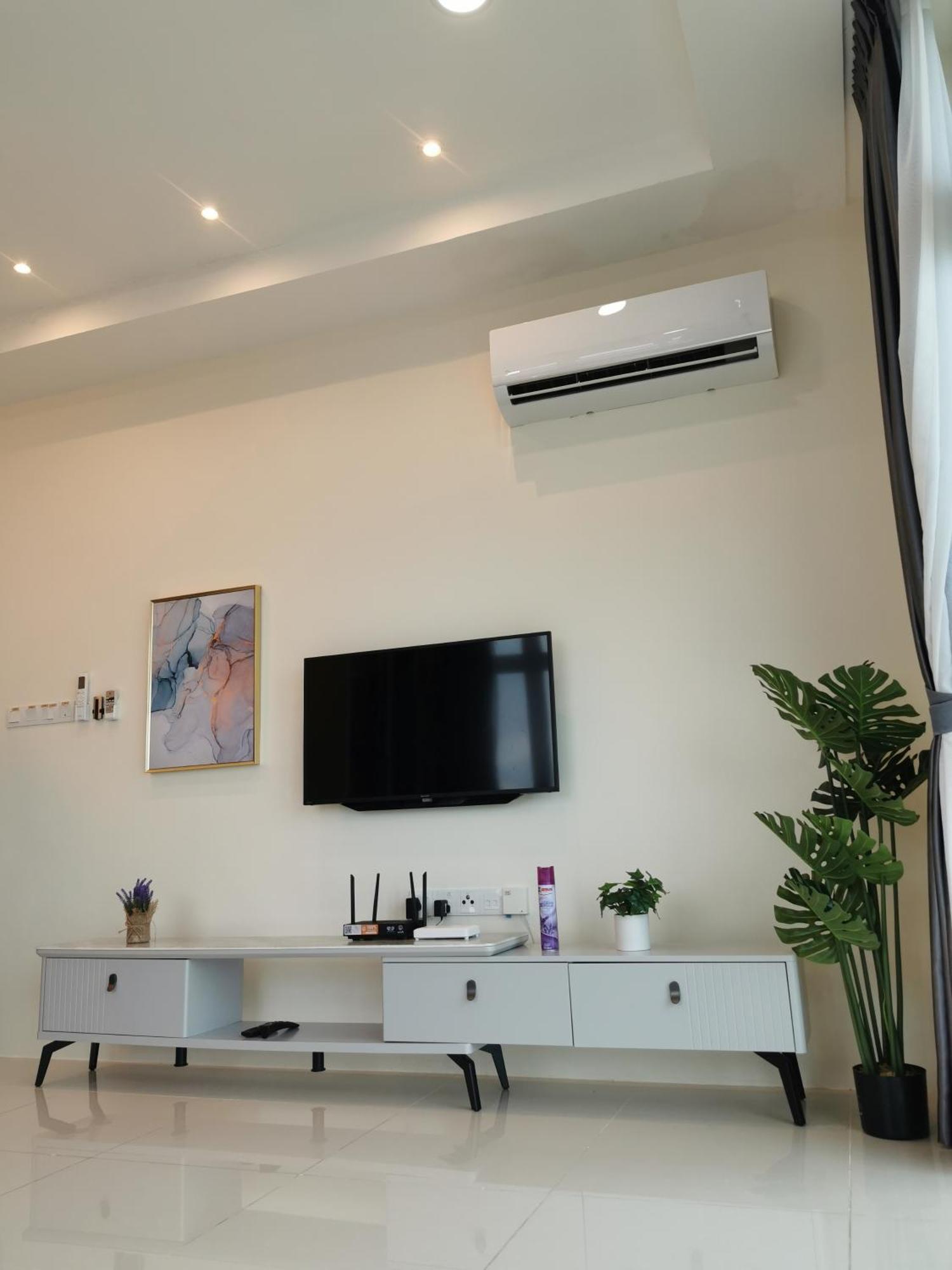 Cozzzy Hut @ Riverine Diamond Kuching Bagian luar foto